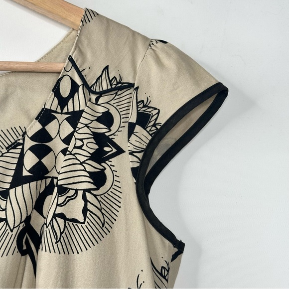 Nooworks Floral Dress Tan Black Cap Sleeves Stretch Pockets Back Zip - Picture 3 of 8